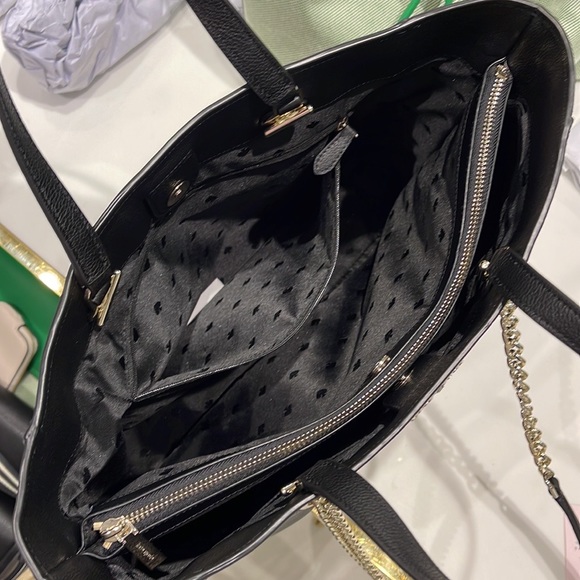 Kate Spade Infinite Large Triple Compartment Tote
COLOR:
Black - Picture 8 of 16